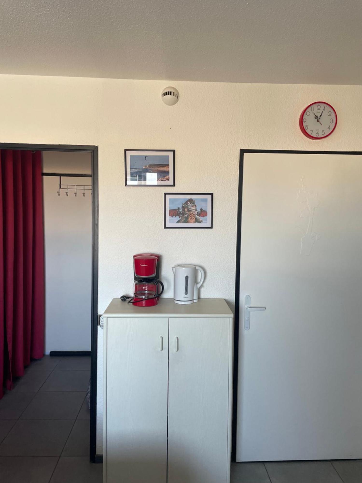 Au Rythme Des Ferrys Apartment Calais Exterior foto